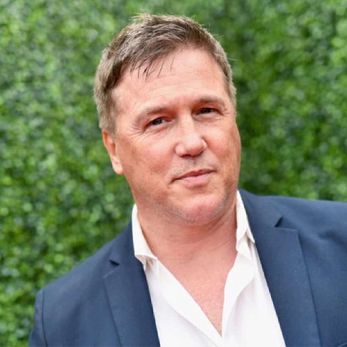 Mini bio (1) lochlyn munro started his acting career after a serious sports...