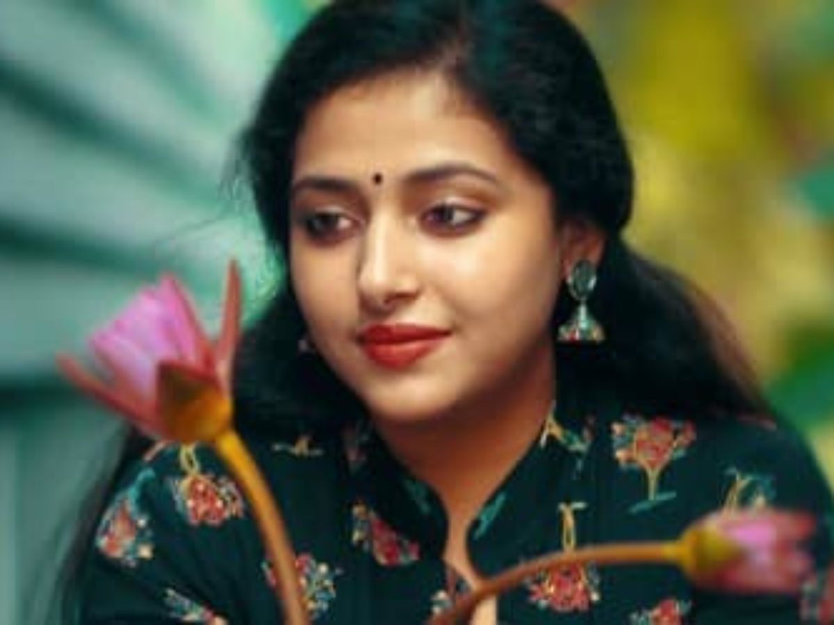 anu sithara height