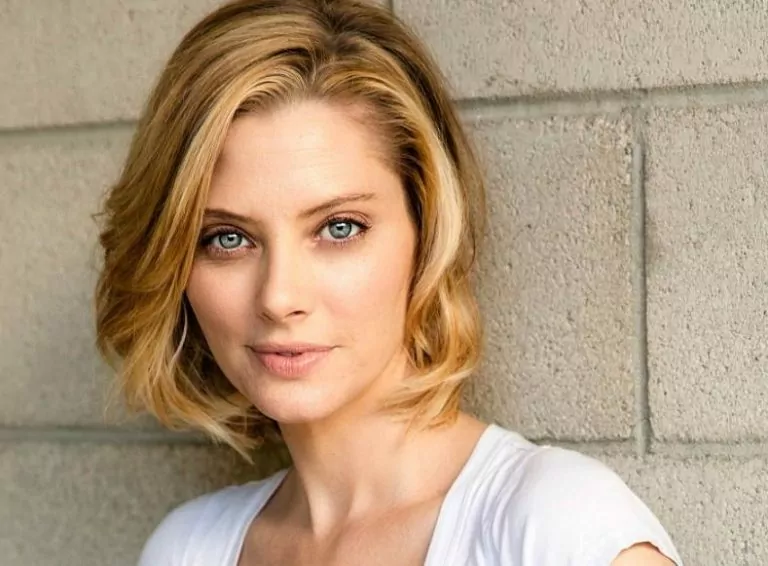 April Bowlby Bio, Net Worth, Salary Age, Height, Weight, Wiki, Health