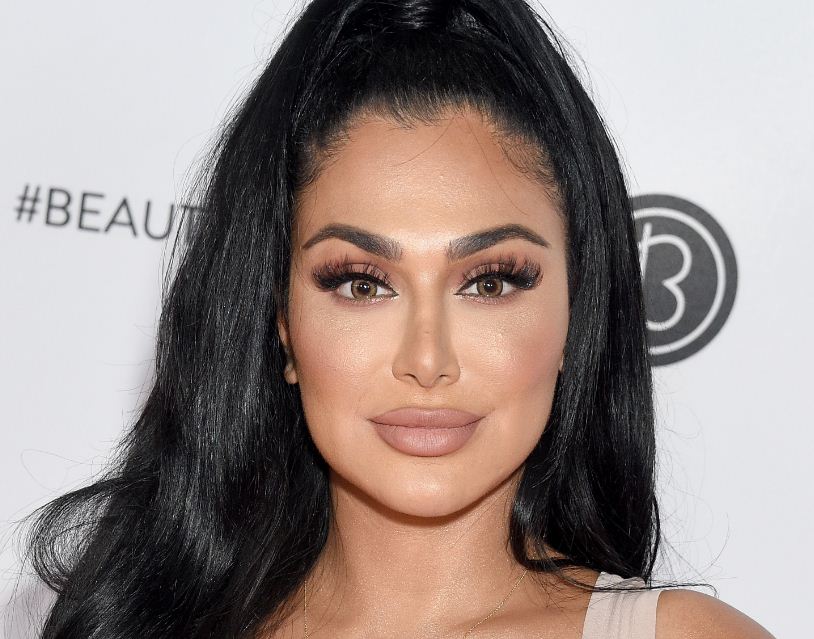 Huda Kattan Bio, Net Worth, Salary Age, Height, Weight, Wiki, Health