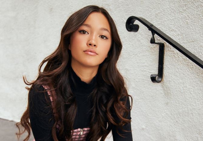 Lily Chee - Bio, Net Worth, Salary Age, Height, Weight, Wiki, Health ...