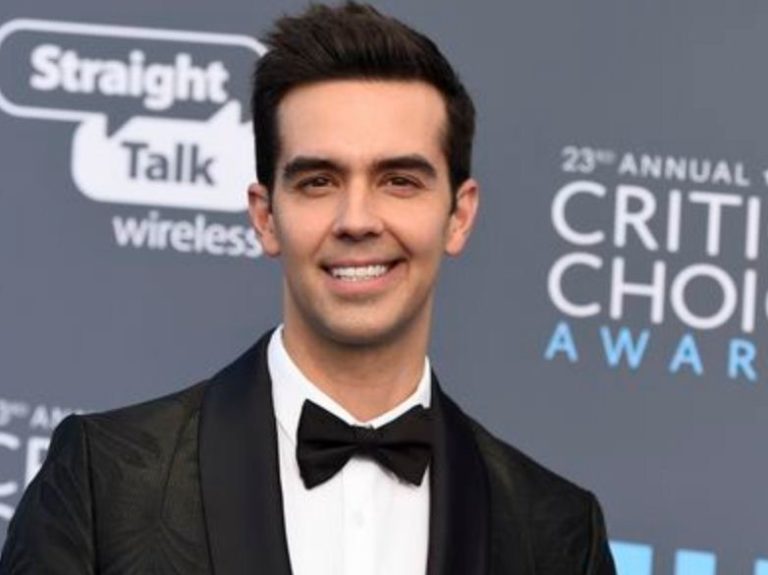 Michael Carbonaro Bio, Net Worth, Salary Age, Height, Weight, Wiki